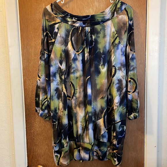 Dressbarn Woman Size 3X Multi Color Tunic Top Made In USA! - Picture 2 of 5